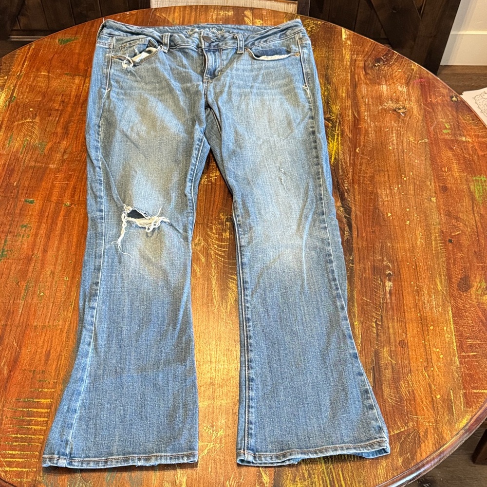 American Eagle Outfitters Medium Blue Distressed Skinny Kick